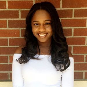 Meet your Posher, Desiree